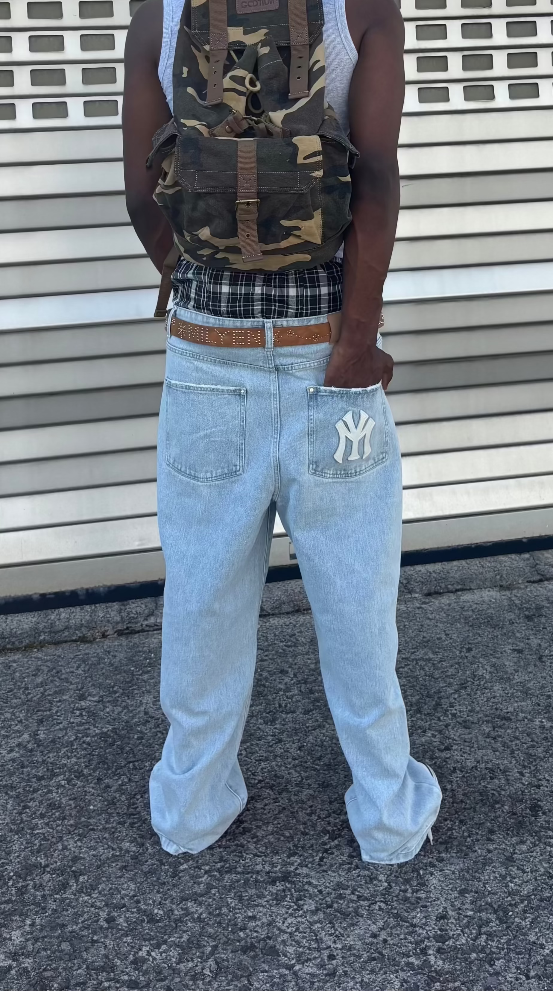 RELAXED DENIM